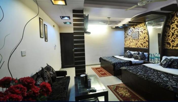 Hotel Roma Deluxe - New Delhi Railway Station Exterior foto