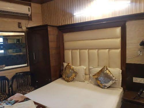 Hotel Roma Deluxe - New Delhi Railway Station Exterior foto