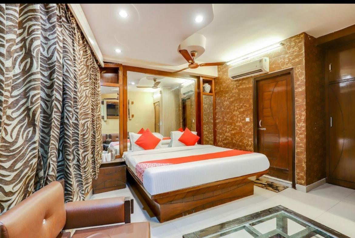 Hotel Roma Deluxe - New Delhi Railway Station Exterior foto