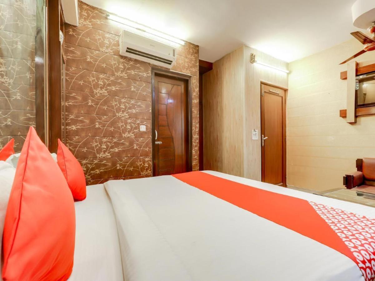 Hotel Roma Deluxe - New Delhi Railway Station Exterior foto